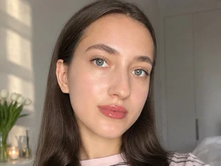 LindaRomano live cam video preview