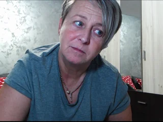 LovePinkLily live cam video preview
