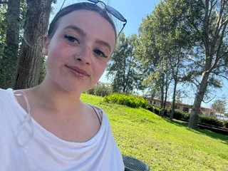 PetiteJulie video