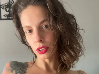 Thequeenofwands live cam video preview