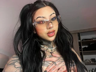 MilaMonty Submissive webcam from Colombia