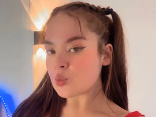 Nikkinovacs Piercings webcam from Chile
